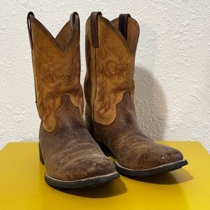 Ariat cowboy boots size 8.5D